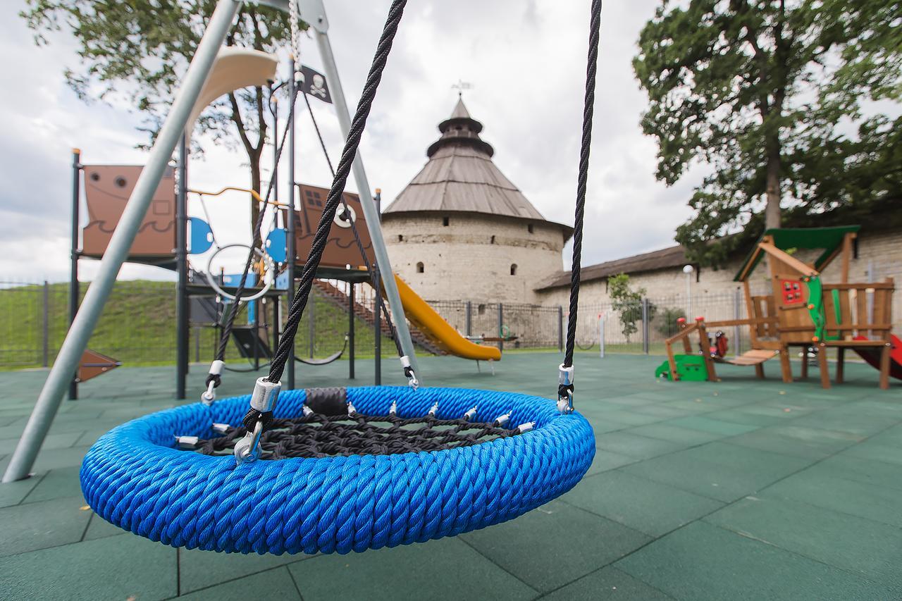 Hotel Pokrovsky Pskov Bagian luar foto